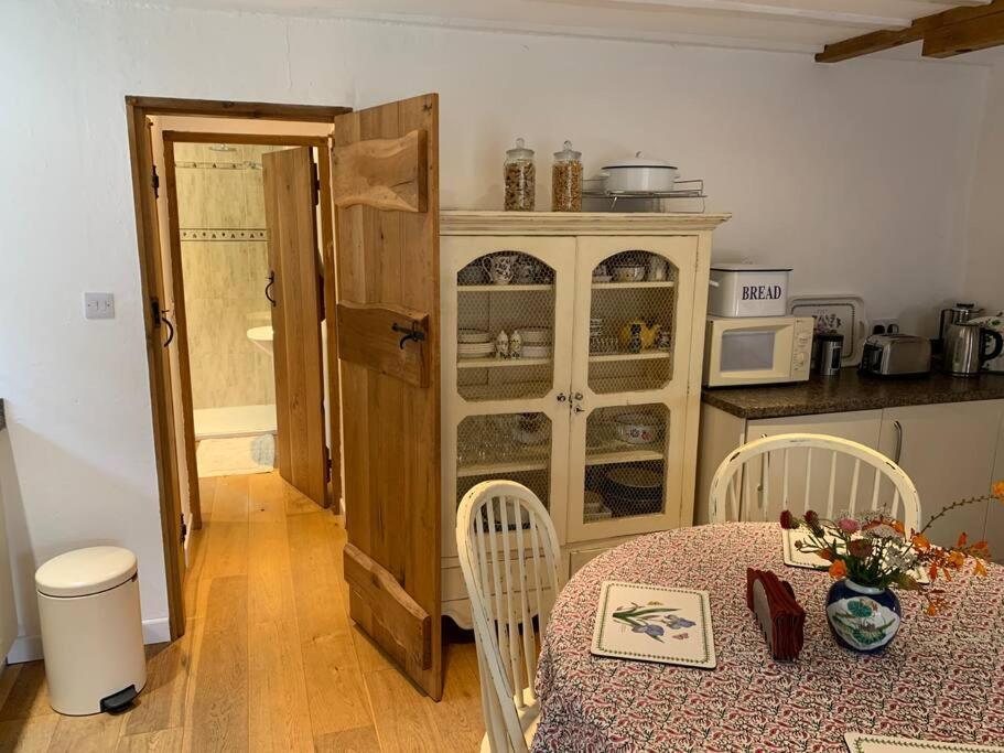 Chough Cottage 赫尔斯顿 外观 照片